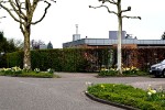 F002